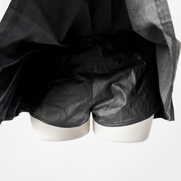 Lioness Black Faux Leather Micro Mini Pleated Skater Skirt Skort Size XS - Picture 6 of 6